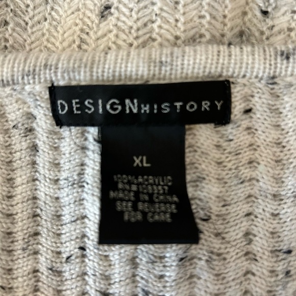 Women’s Sweater - Picture 4 of 4